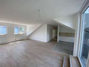 Wohn-/Esszimmer Küche