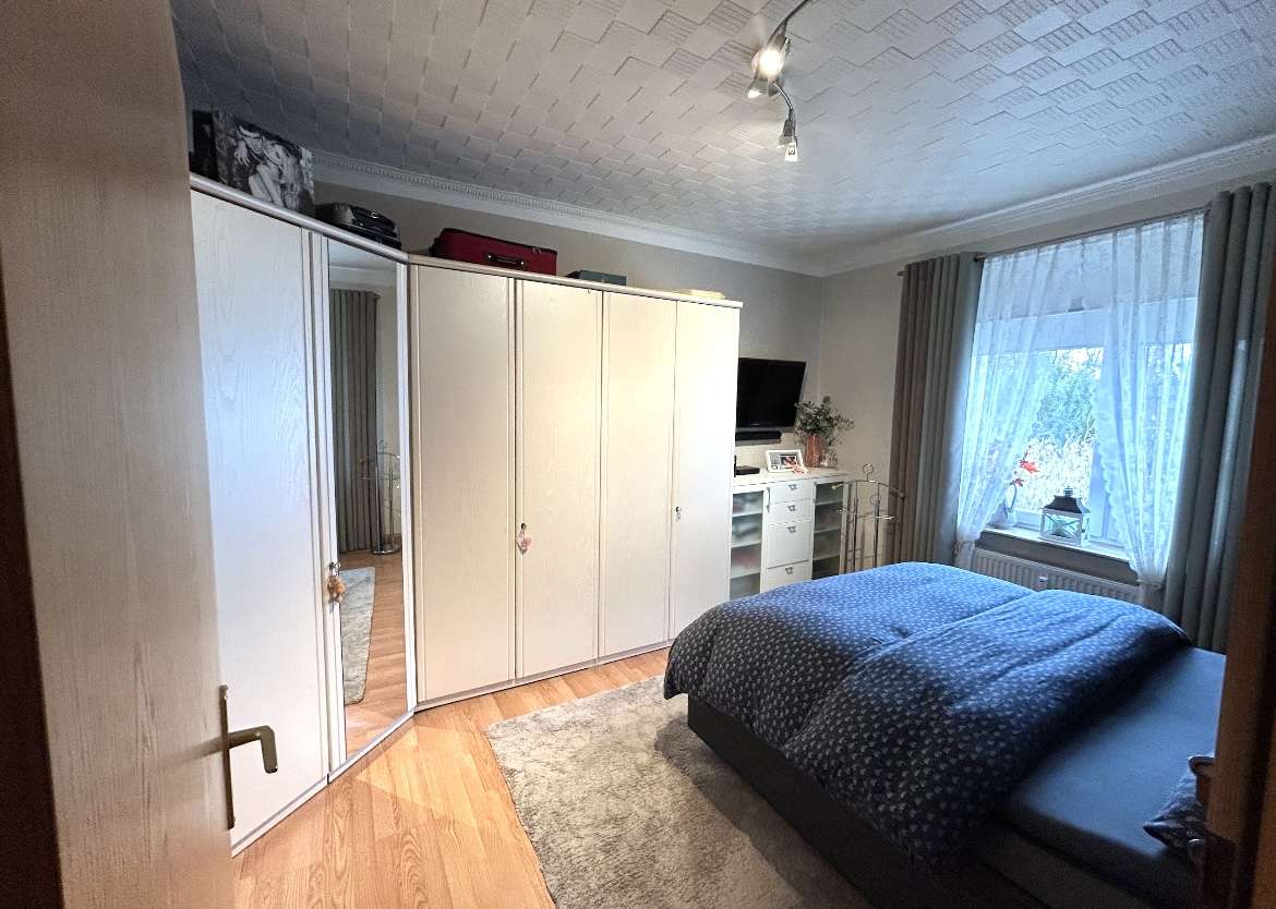 Schlafzimmer 1