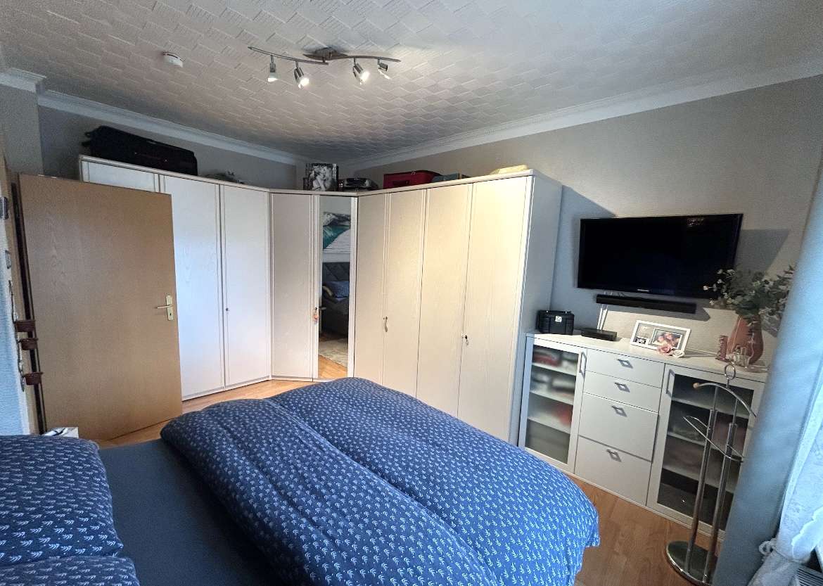 Schlafzimmer 1