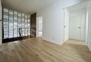 Flur Blickrichtung Wohnzimmer