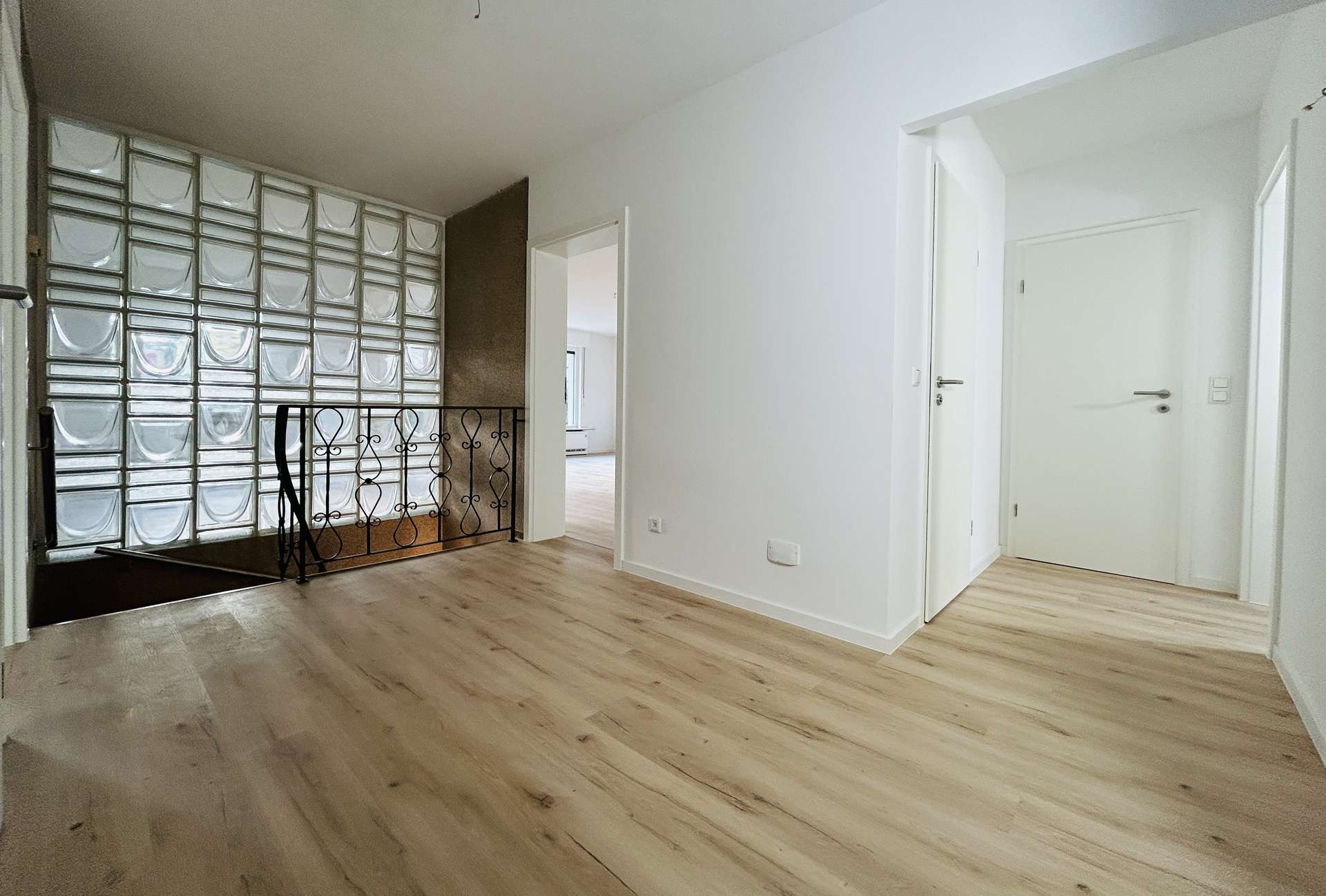 Flur Blickrichtung Wohnzimmer