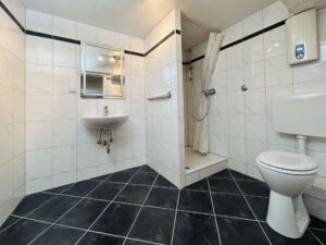 Badezimme Untergeschoss