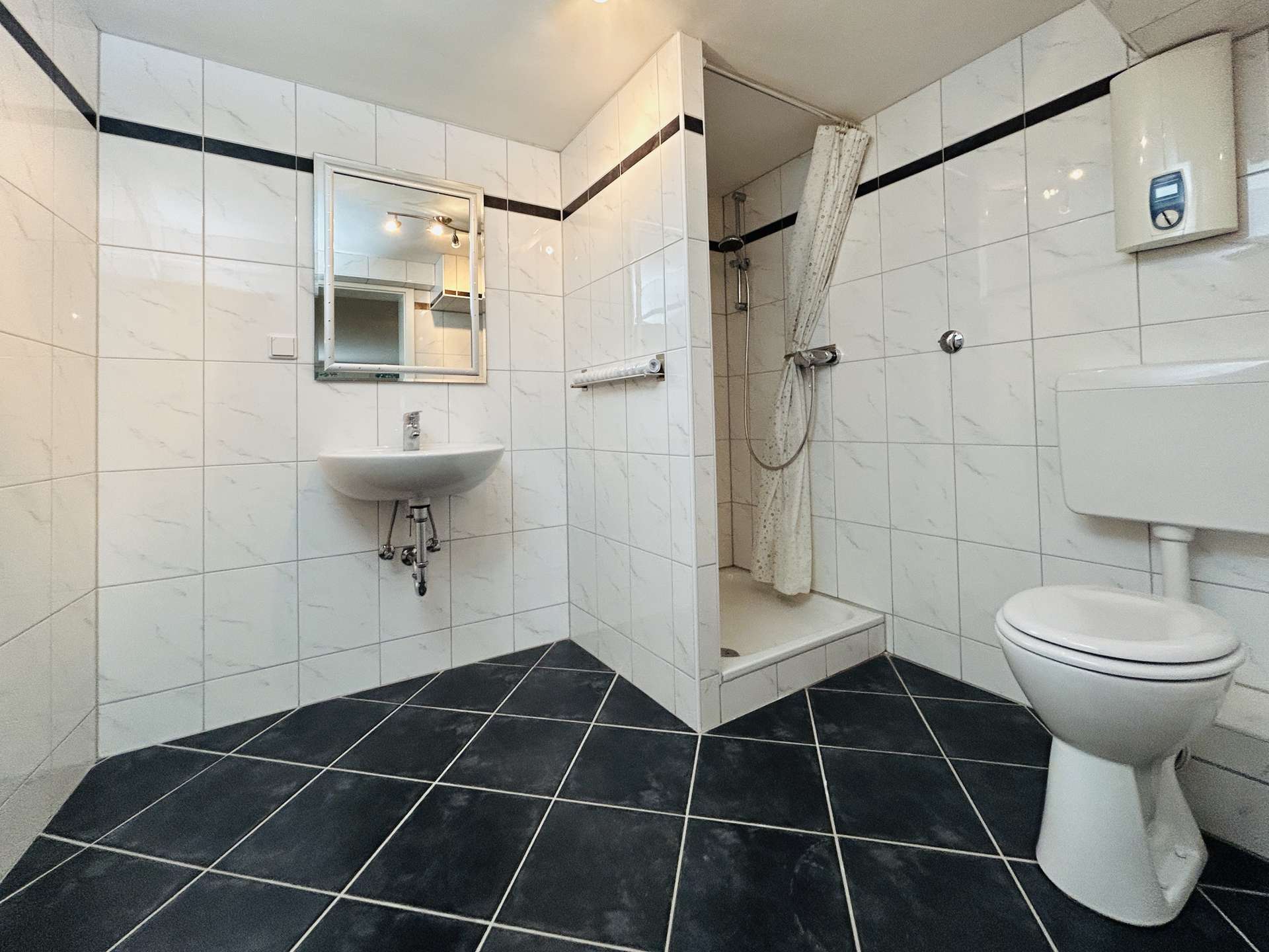 Badezimme Untergeschoss