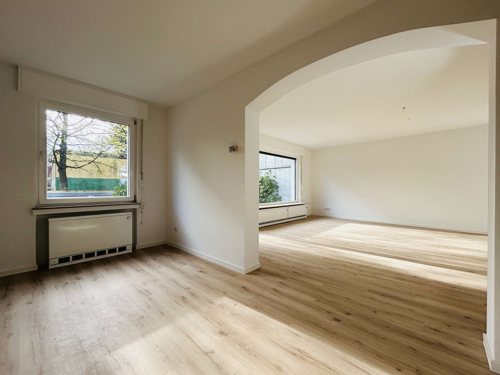 Wohn- / Esszimmer Blickrichtung Terrasse