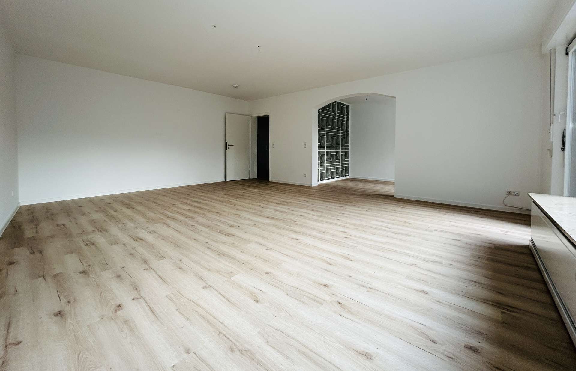 Wohnzimmer Blickrichtung Flur