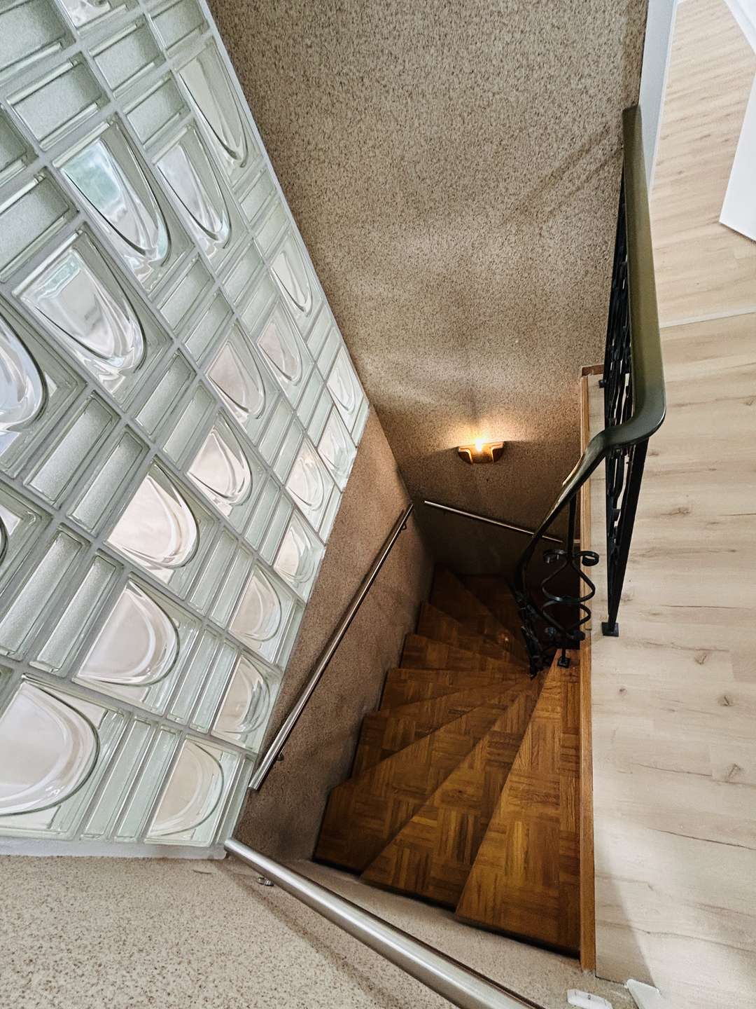 Treppenabgang in Wohnung