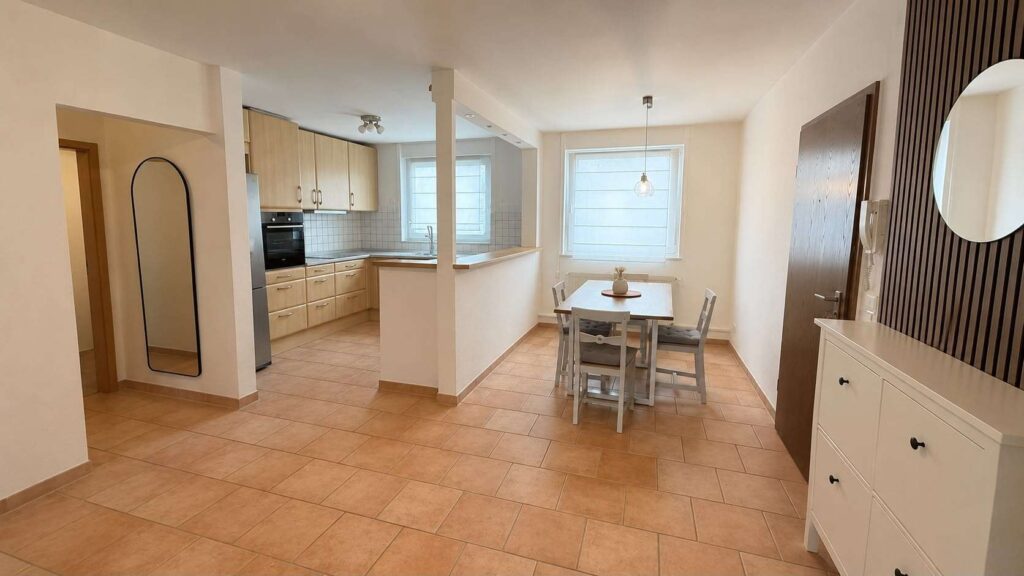 3 Zimmer Wohnung mit offener Wohnküche, Südbalkon & Tageslichtbad
