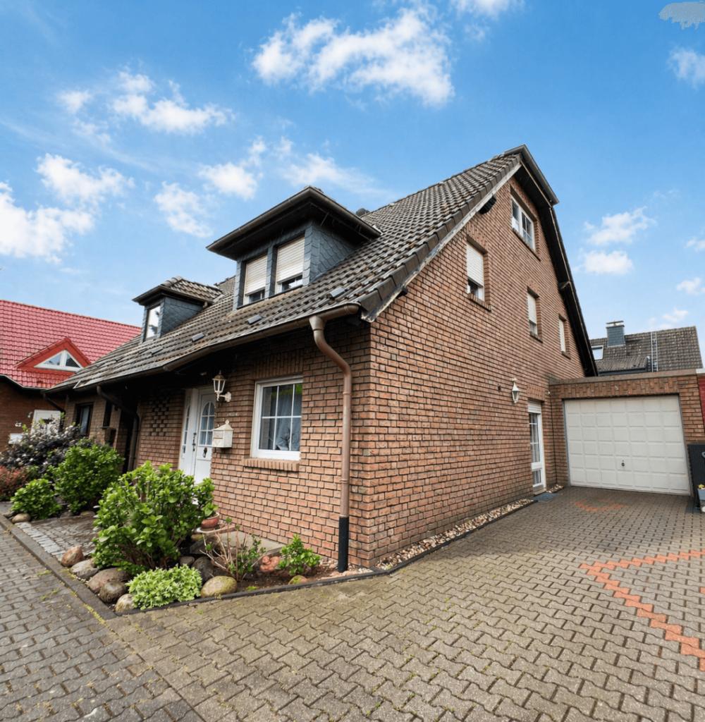 Doppelhaushälfte mit sonnigem Garten // 3-4 Schlafzimmer // Garage // ruhige Spielstraße